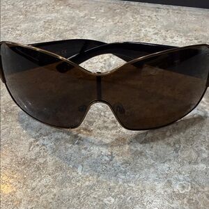 Khan Shield Women Men Sunglasses with Lion Crest